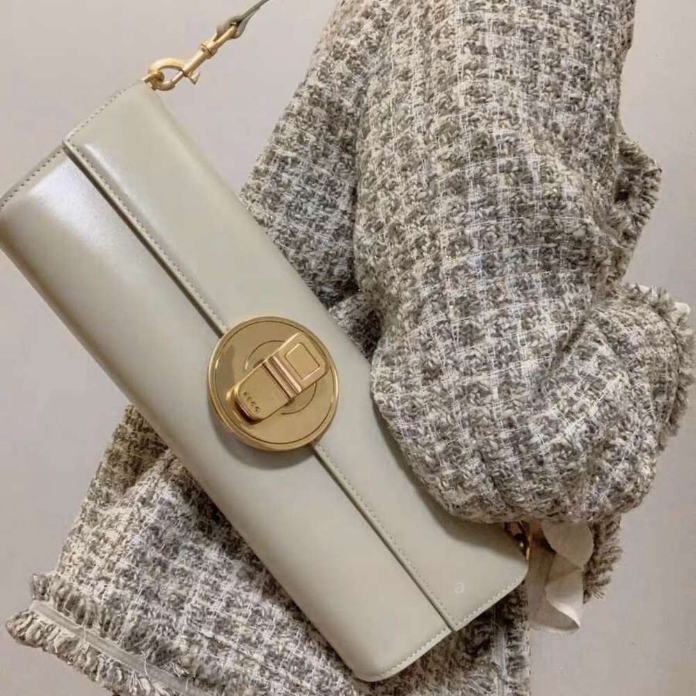 100% GENUINE COW LEATHER ROYALE GOLD EMBLEM CLUTCH PURSE - Picture 15 of 16